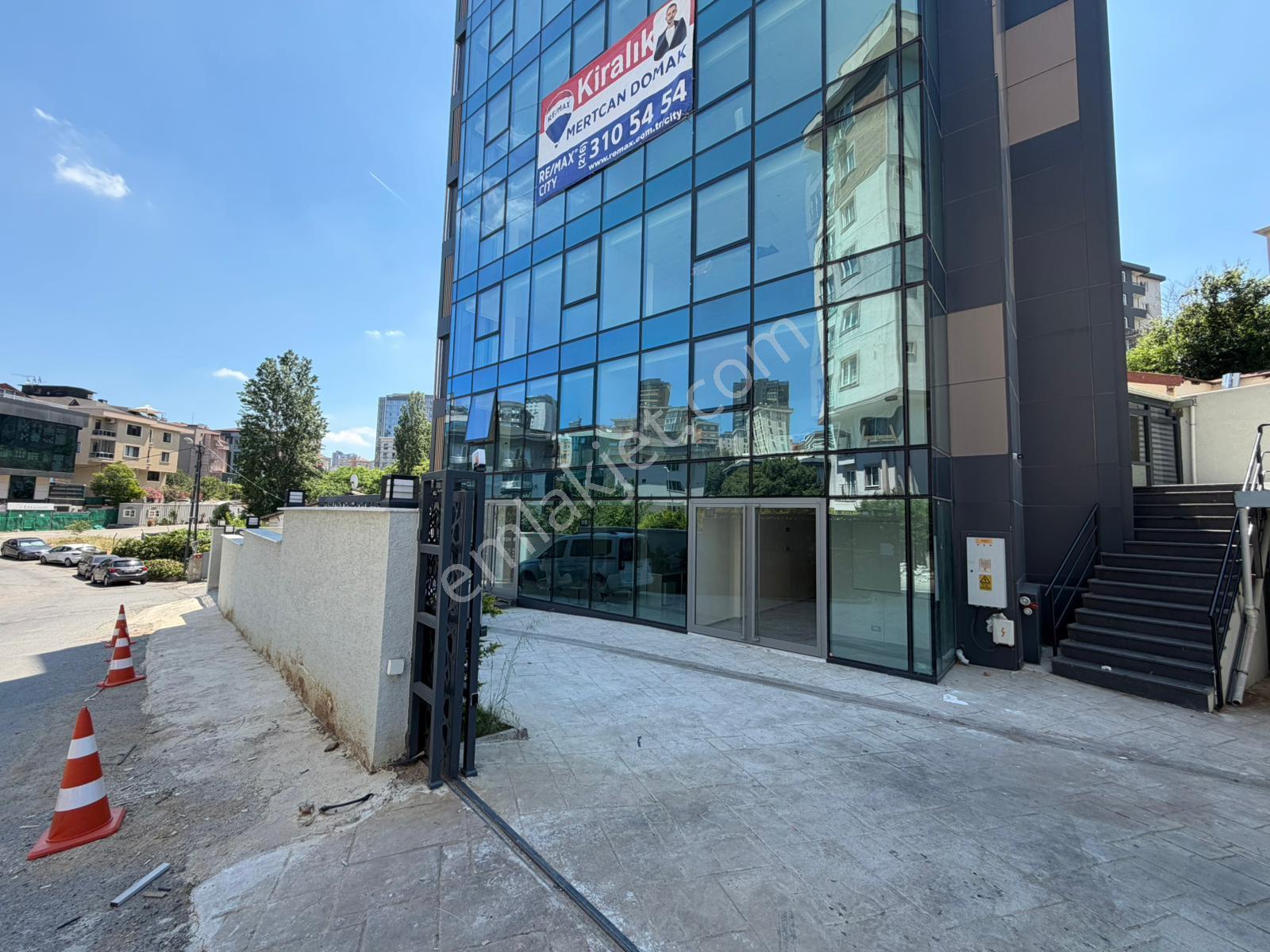 Remax Ataşehir Küçükbakkalköy Prestijli Kiralık 150m2 Ofis Katları - Görsel 10
