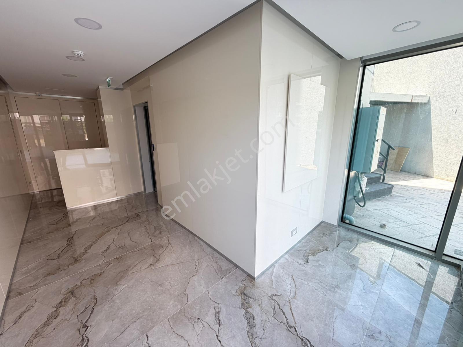 Remax Ataşehir Küçükbakkalköy Prestijli Kiralık 150m2 Ofis Katları - Görsel 7