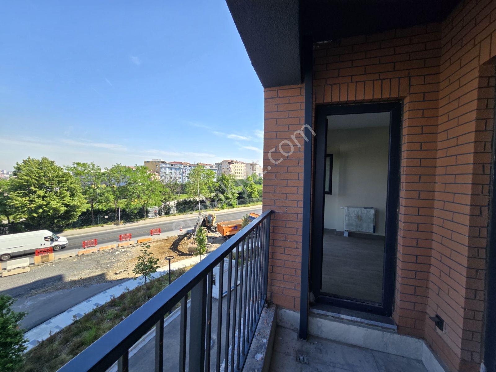 Halice Yakin Emlak Konut , Kiralık 2+1 Kapalı Mutfak Sıfır Daire - Görsel 32