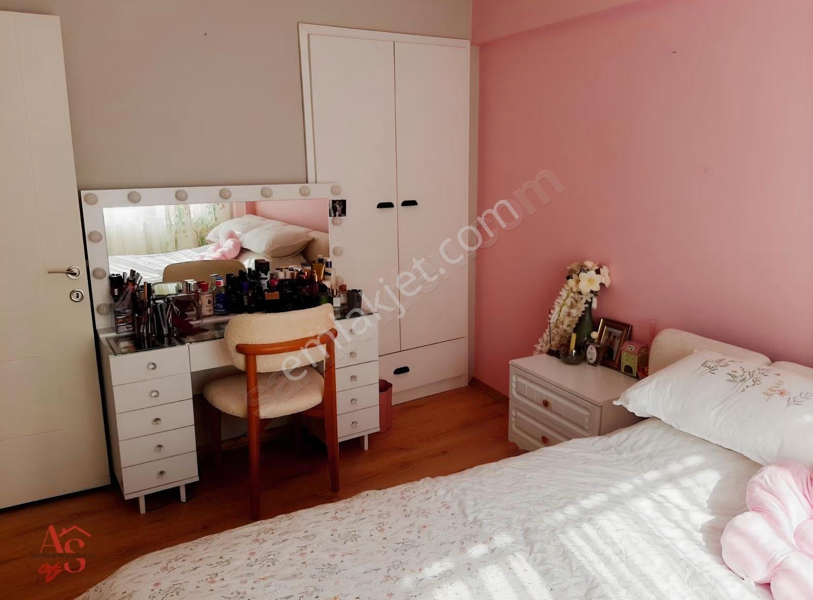 Güzelyalı Da Köşe Konum-komple Tadilatlı-park Cepheli 3+1 Daire - Görsel 13