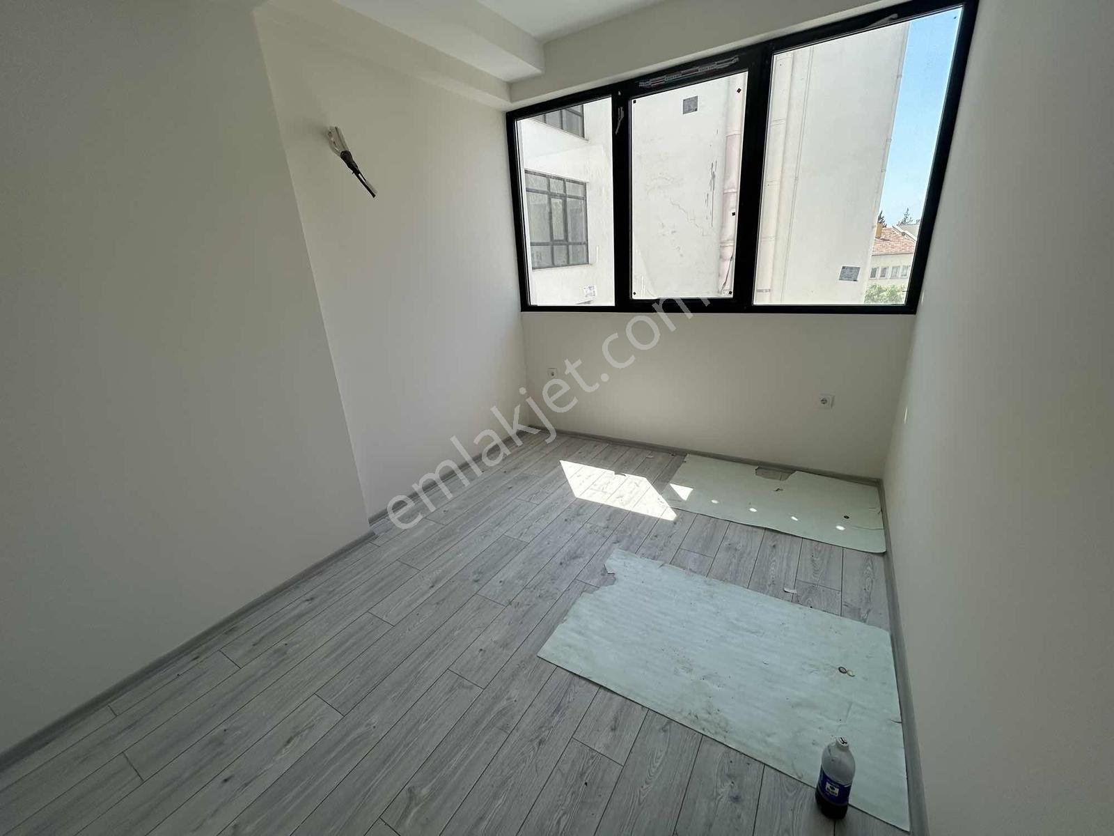 Kuşadası Çarşı İçinde Satılık 1+1 Ve 1+0 Büro&ofisler. - Görsel 15