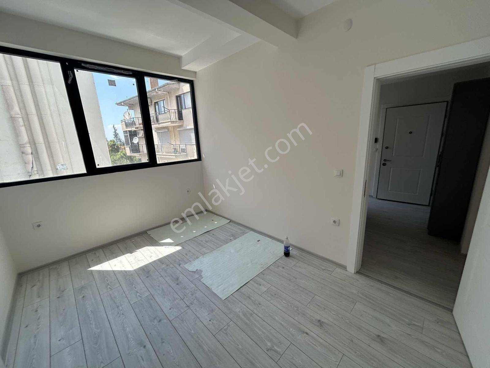 Kuşadası Çarşı İçinde Satılık 1+1 Ve 1+0 Büro&ofisler. - Görsel 5