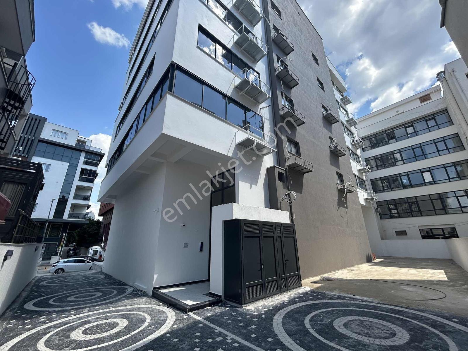 Kuşadası Çarşı İçinde Satılık 1+1 Ve 1+0 Büro&ofisler. - Görsel 18