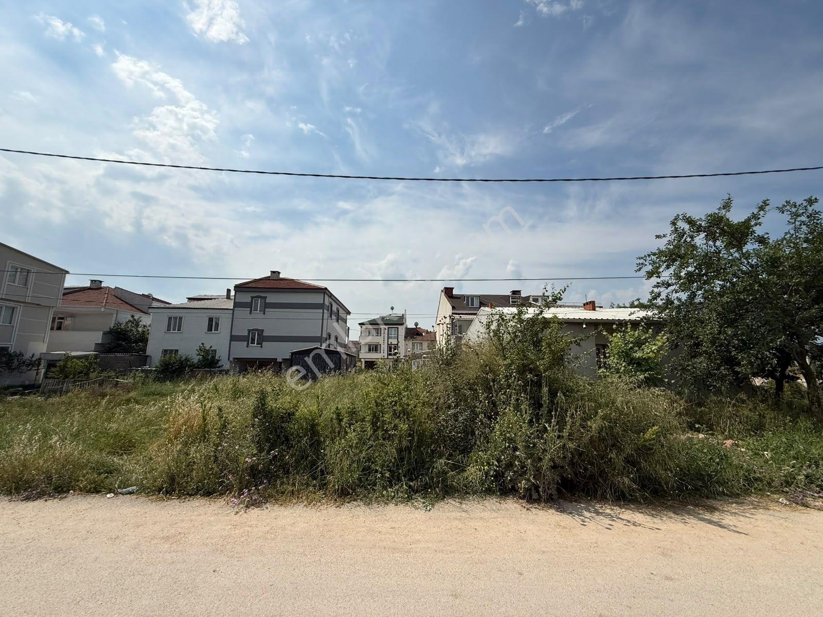 Akhisarda Karayoluna Yakın 2.5 Kat İmarlı 200 M² Satılık Arsa
