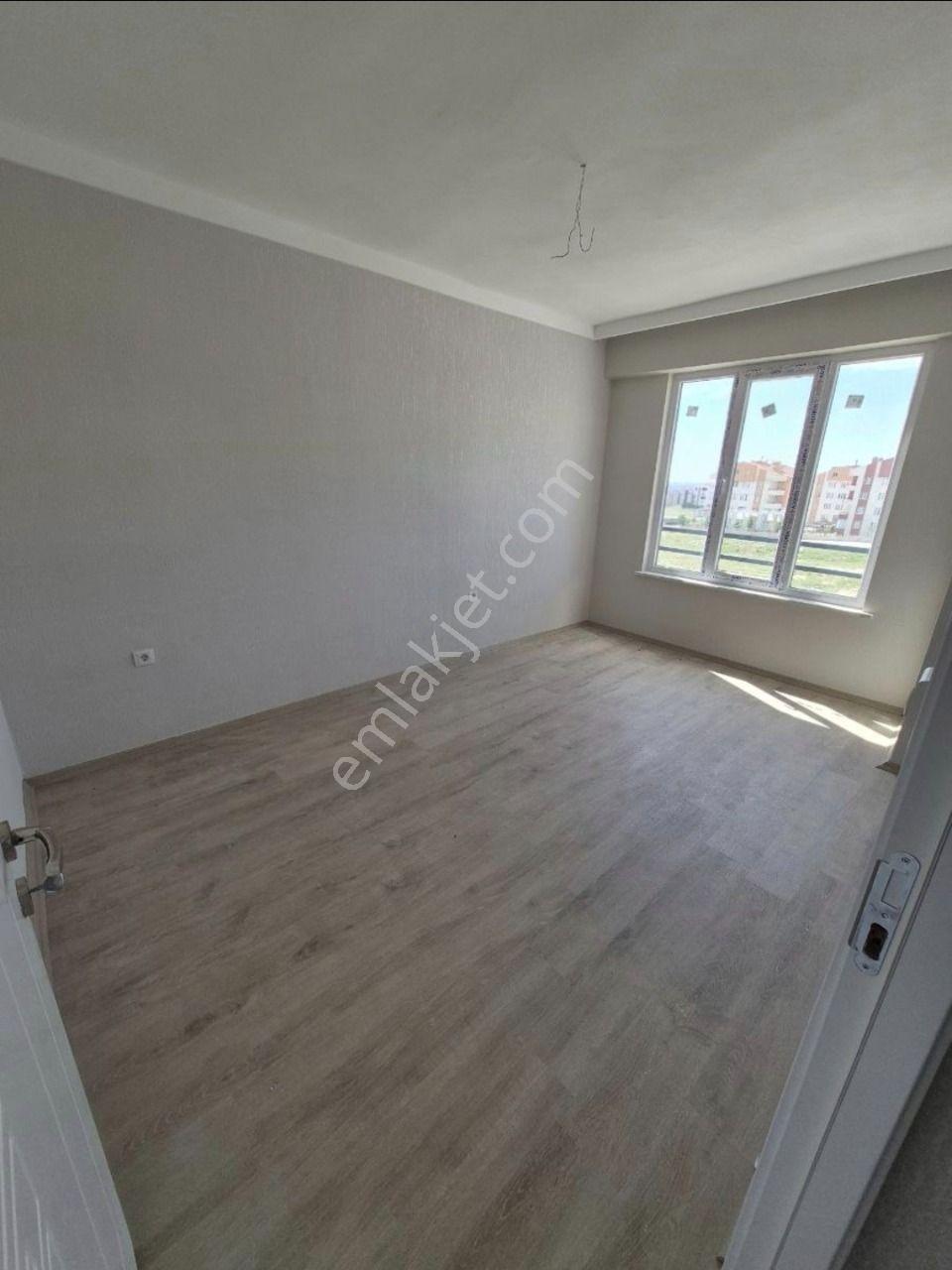 İsa Kavak Gayrimenkul’den Satılık 2+1 Daire – Selçuklu Sille Ak