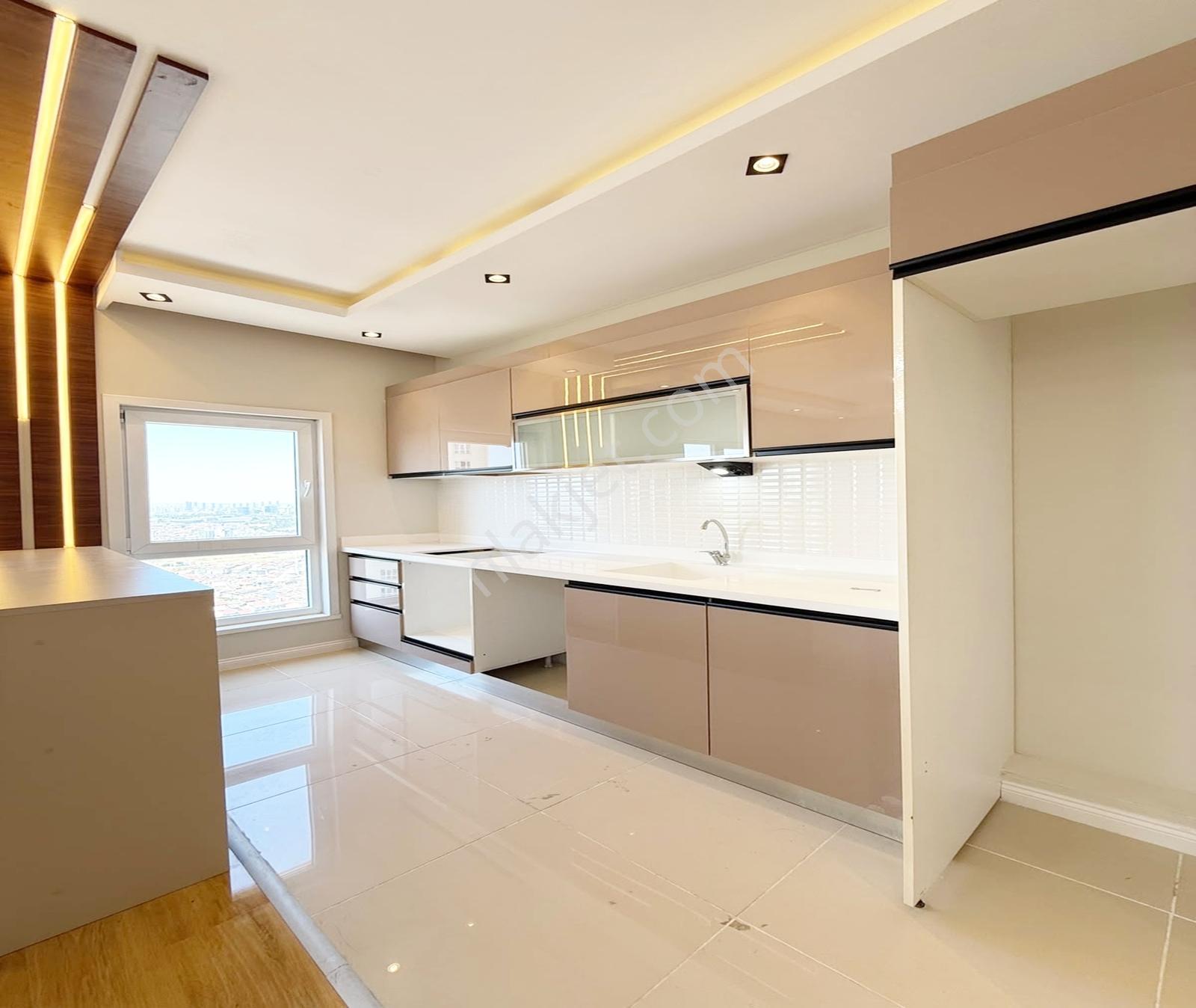 Esenyurt Kıraç Star Towers Sitesinde Acil Satılık 2+1 Daire - Görsel 31