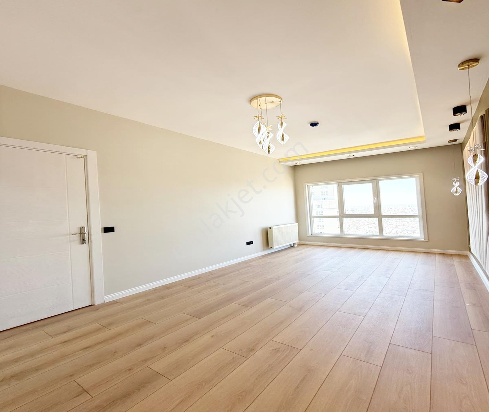Esenyurt Kıraç Star Towers Sitesinde Acil Satılık 2+1 Daire - Görsel 19