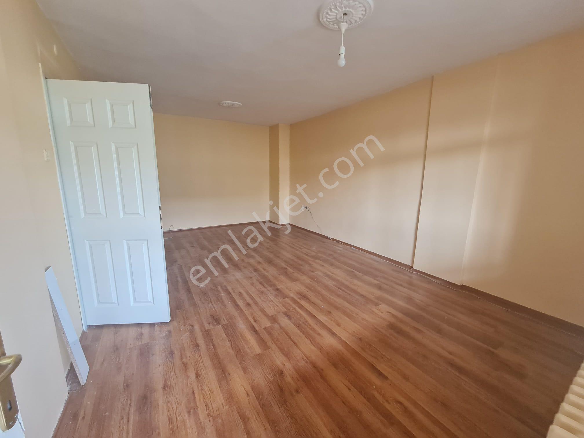 Arel'den Batıkent Site İçi Merkezi Isıtma Ara Kat Geniş Bakımlı 2+1 - Görsel 4