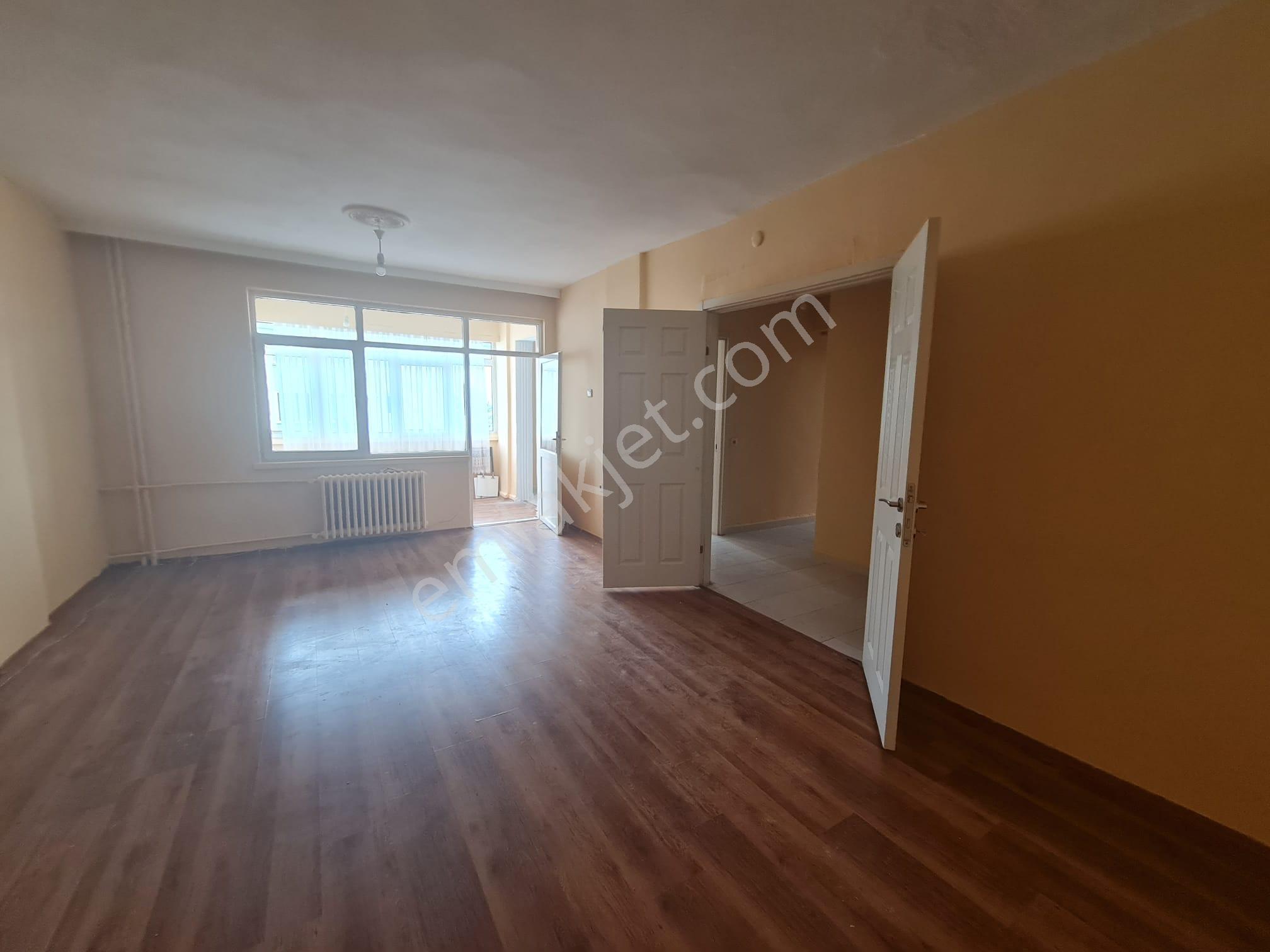 Arel'den Batıkent Site İçi Merkezi Isıtma Ara Kat Geniş Bakımlı 2+1 - Görsel 3