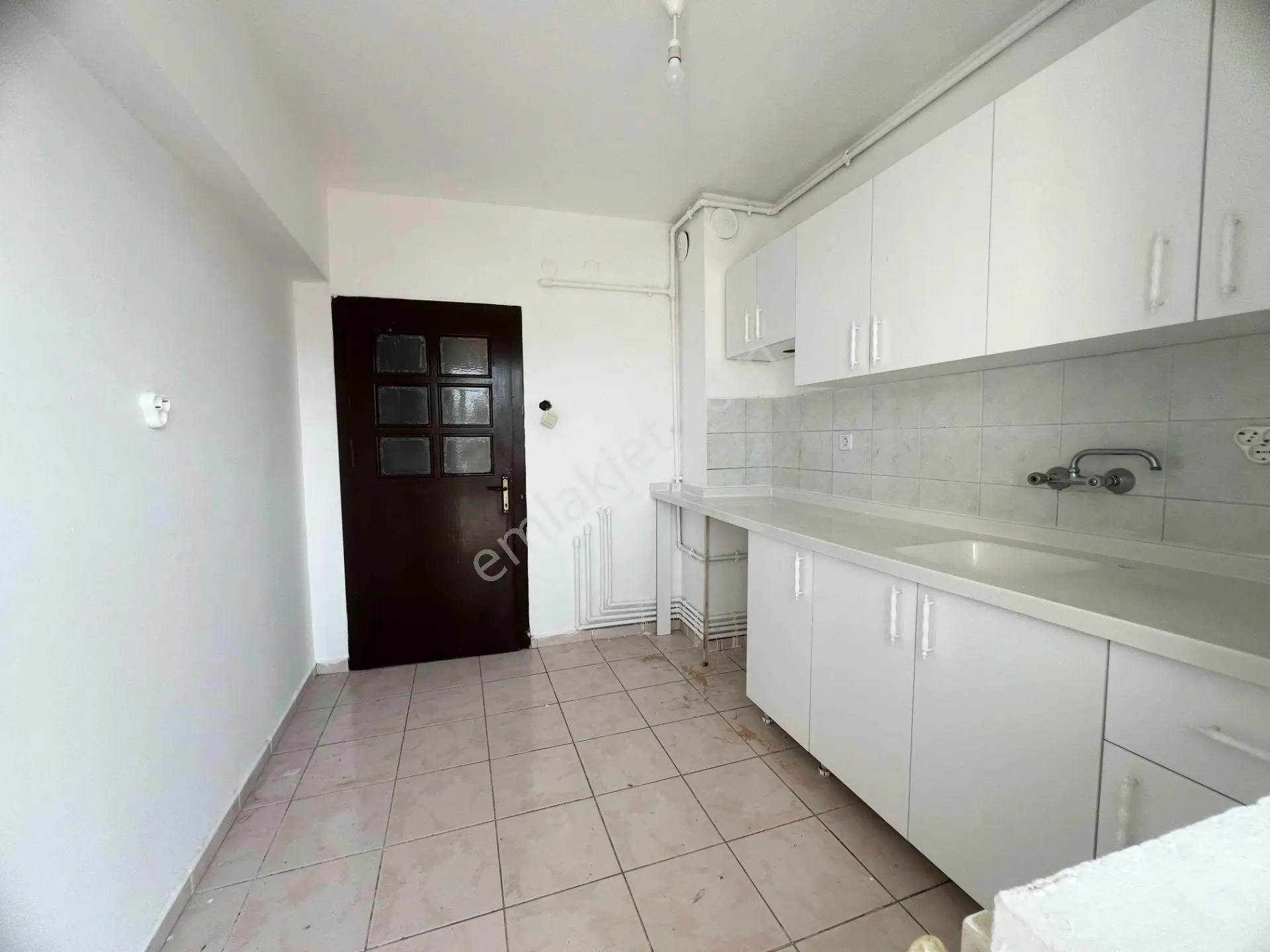 Cihandan Keçiören İncirli Mah Barış Yolu Yakını Kiralık 3+1 Daire - Görsel 3