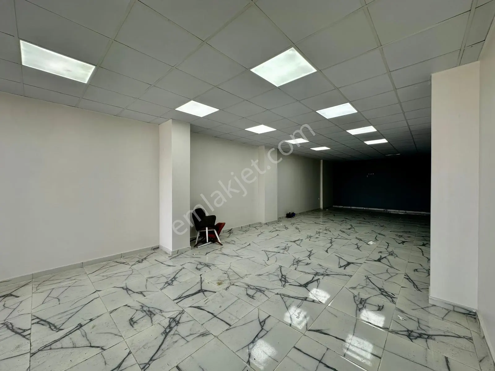 Özay Sitesinde Satılık 150m2 Yapılı Dükkan!!! - Görsel 4