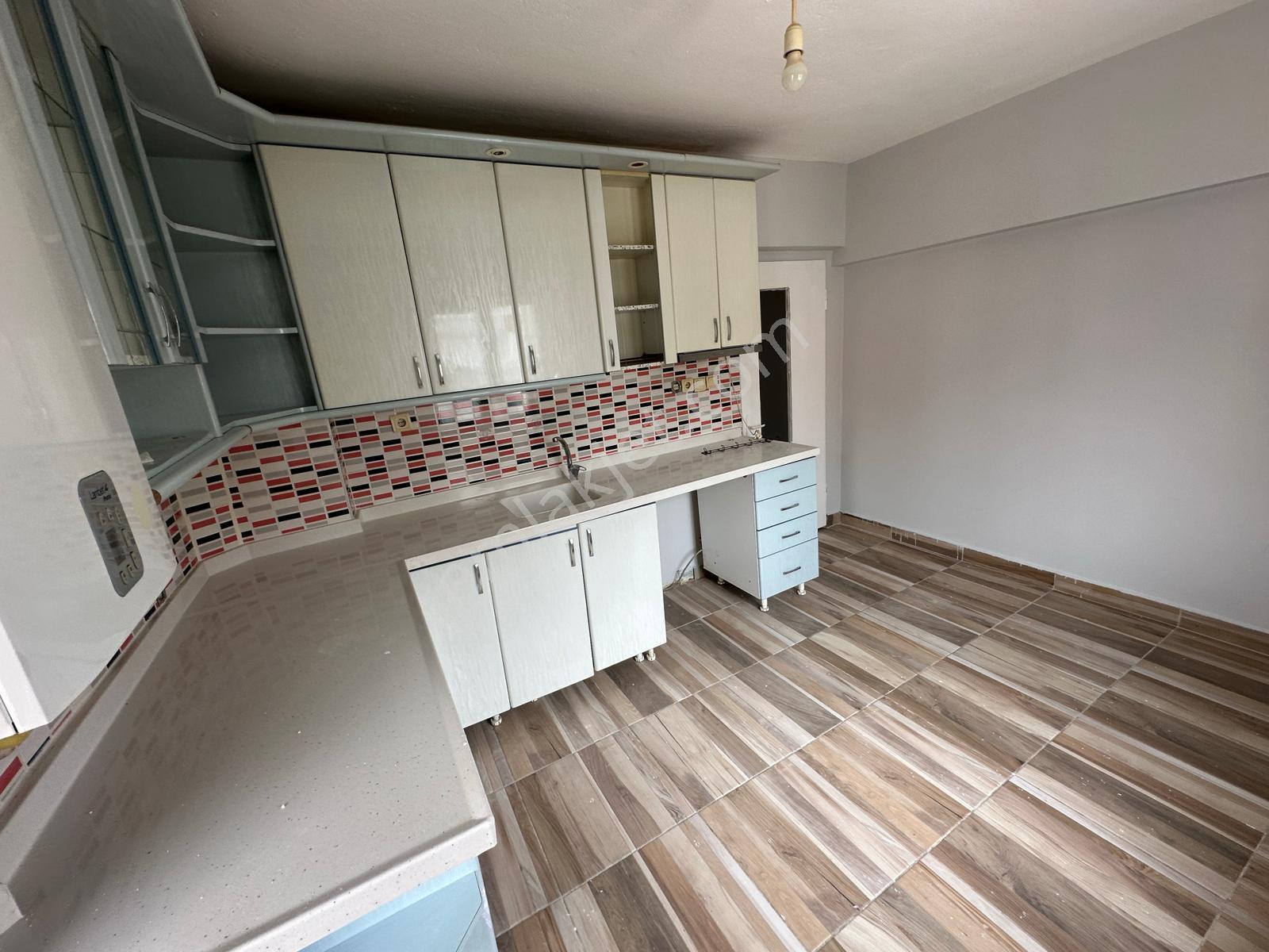 Bk Gayrimenkulden Osmanlı Mah. Katta Kiralık Daire - Görsel 2