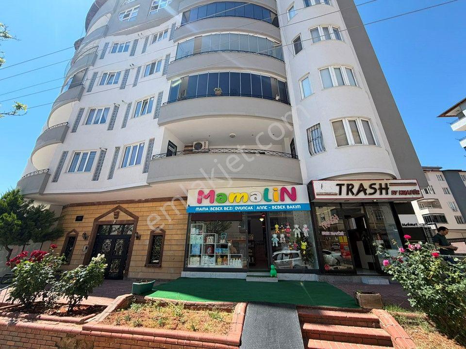 Repa Gayrimenkul Metin Özer'den Emek Mah.de Kiralık Dükkan