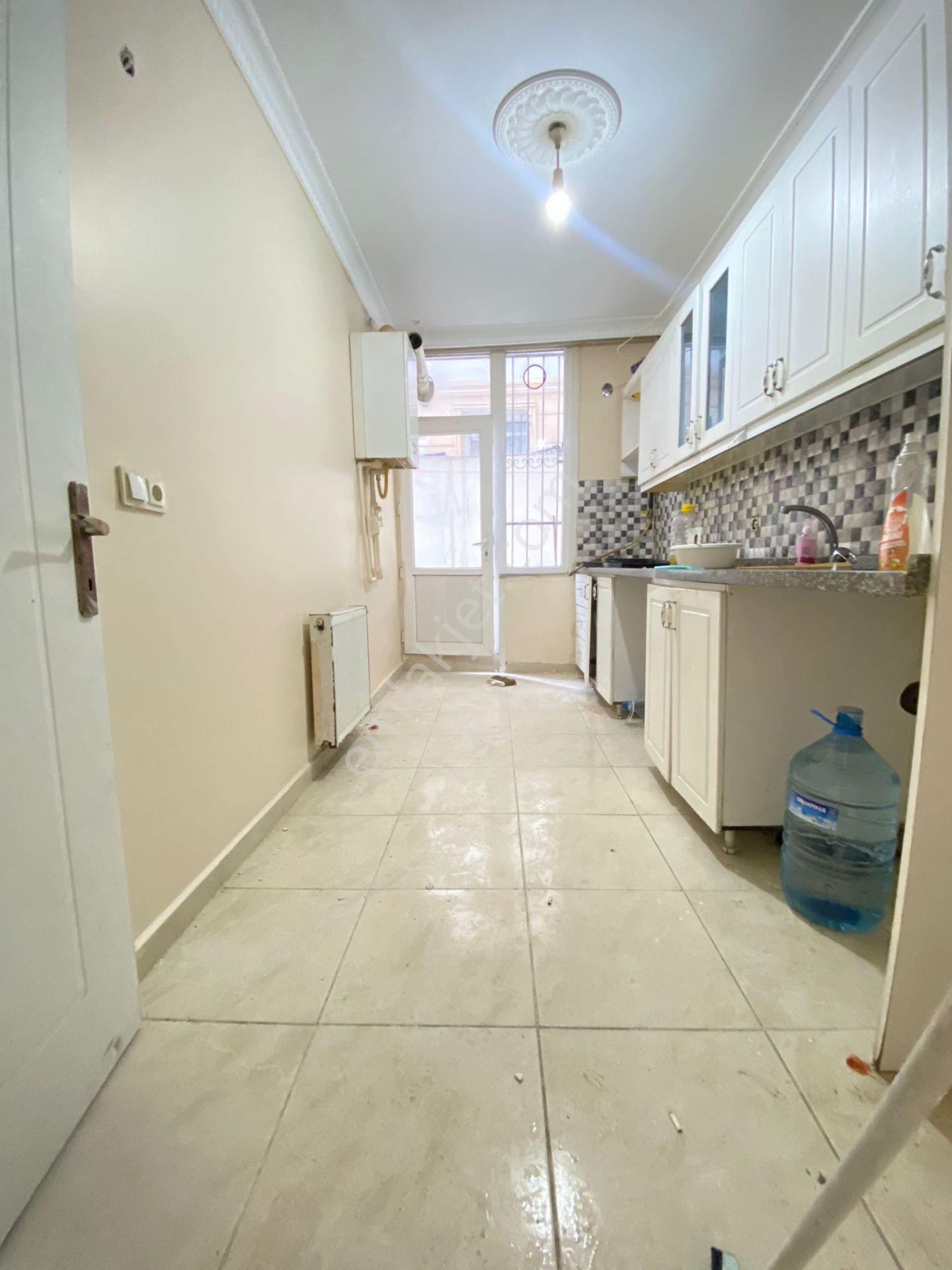 Esenyurt Kıraç Atatürk Mahallesi 3+1 Kiralık Boş Daire Bahçeli Bahçe Katı Cam Seviyesi Yüksek - Görsel 5