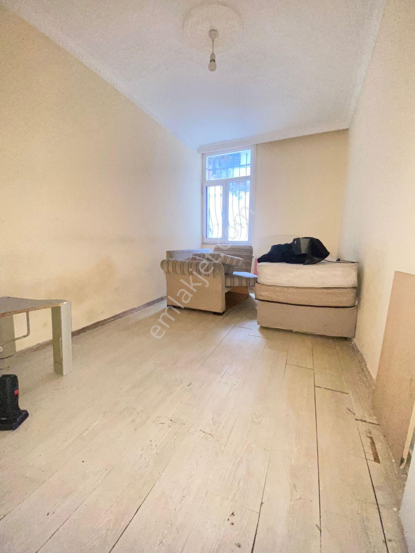 Esenyurt Kıraç Atatürk Mahallesi 3+1 Kiralık Boş Daire Bahçeli Bahçe Katı Cam Seviyesi Yüksek - Görsel 9