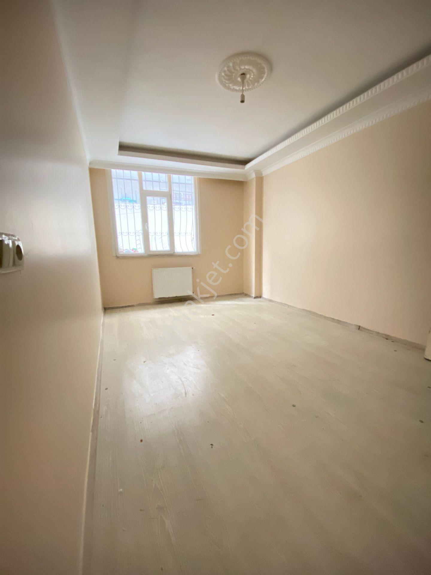 Esenyurt Kıraç Atatürk Mahallesi 3+1 Kiralık Boş Daire Bahçeli Bahçe Katı Cam Seviyesi Yüksek - Görsel 2