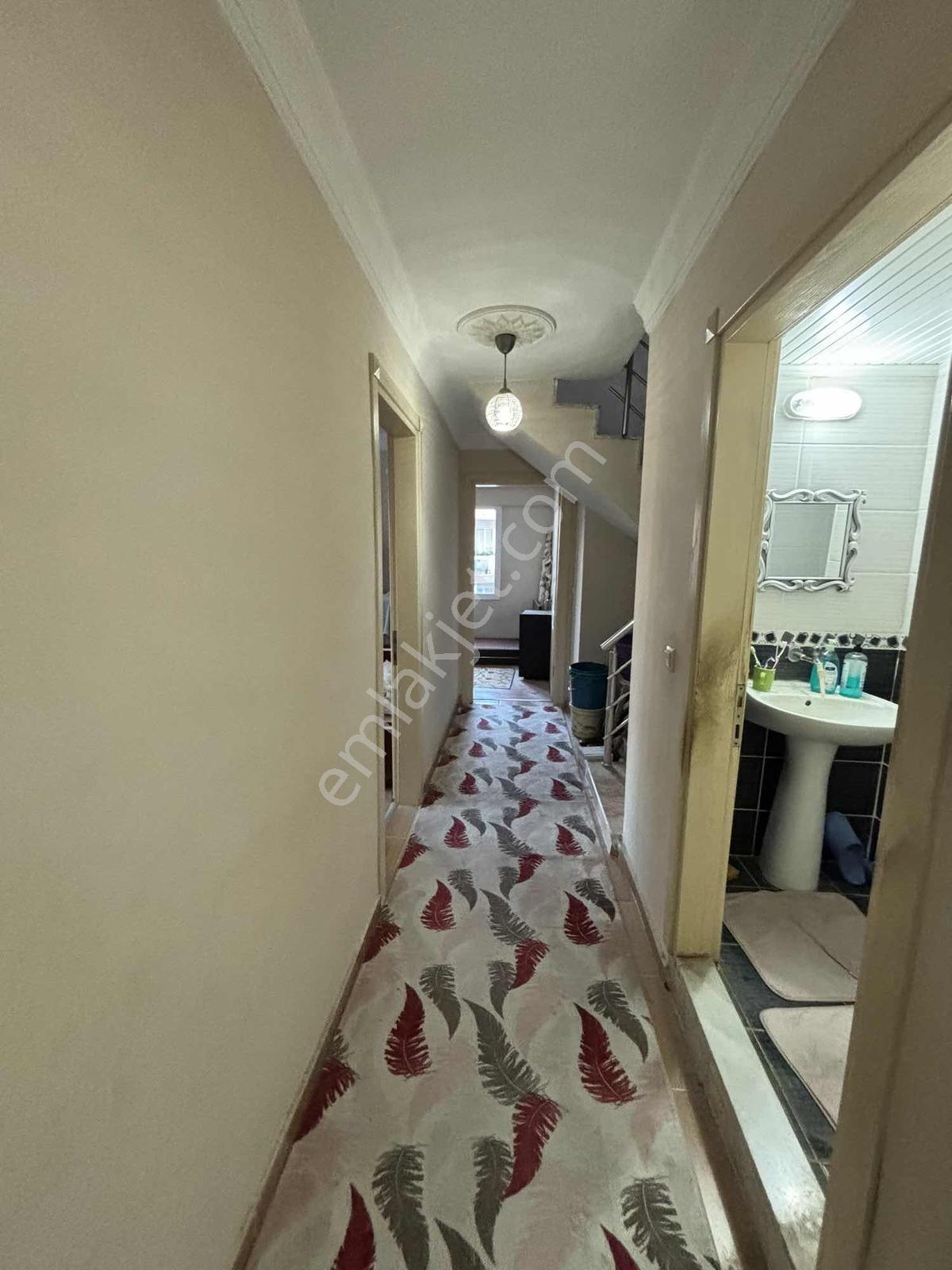 Acil Satılık 3+1 Dublex Anayola 50 M2 Eminevim Birevime Uygun - Görsel 3