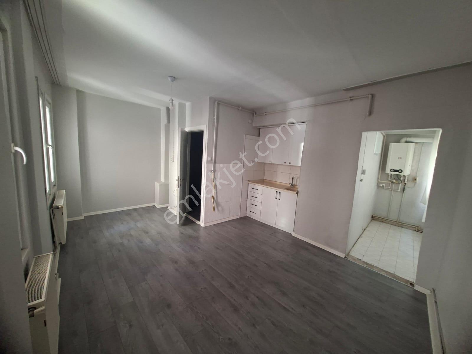 Bahçelievler Soğanlı Mahallesinde 1+1 Odalı Kiralık Daire - Görsel 8