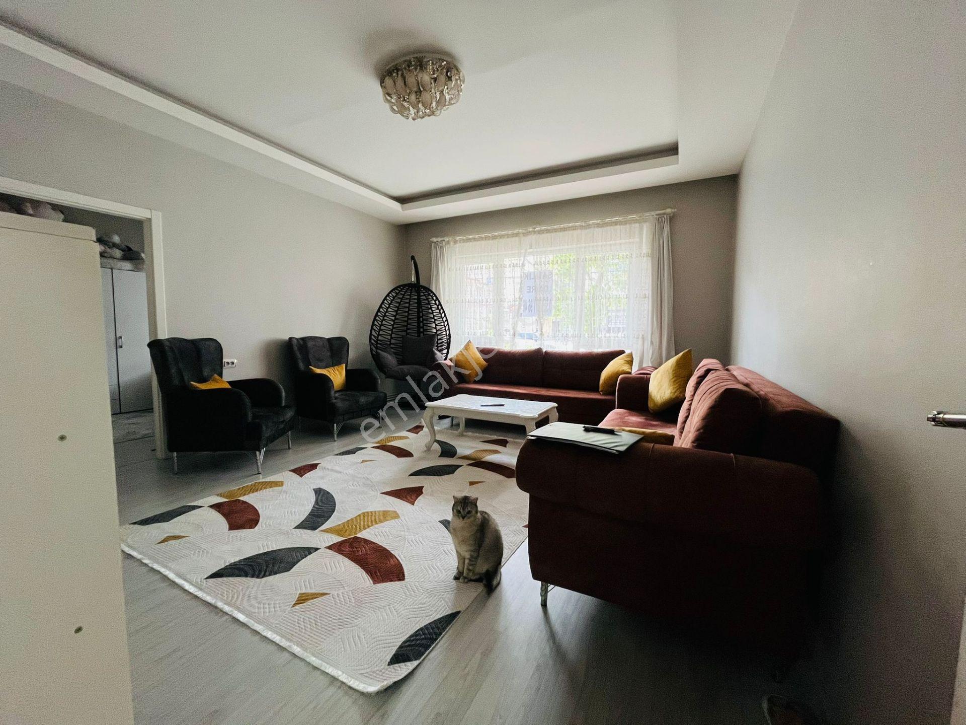 Bağlarbaşı Cadde Üzeri 2+1 100 M2 Giriş Kat Satılık Daire_!! - Görsel 3