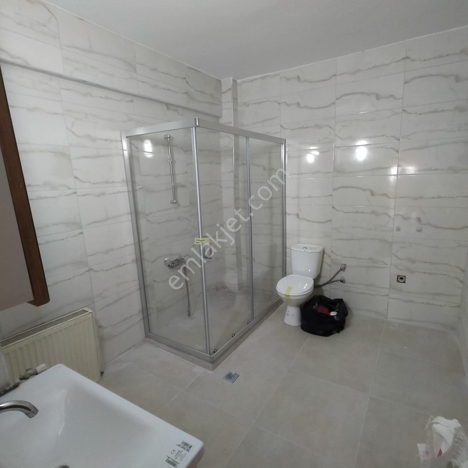 Ender Uysal Gayrimenkulden Bursa Caddesinde 3+1 İçi Yeni Tadilatlı Kiralık Daire.. - Görsel 12
