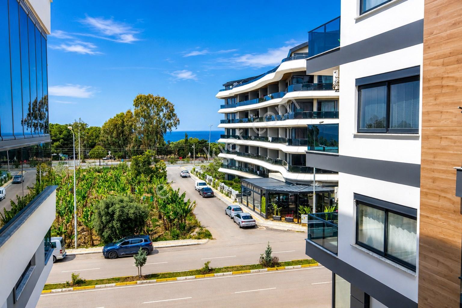 Alanya Kargıcak'ta Deniz Manzaralı Lüks Komplekste 1+1 Satılık Daire