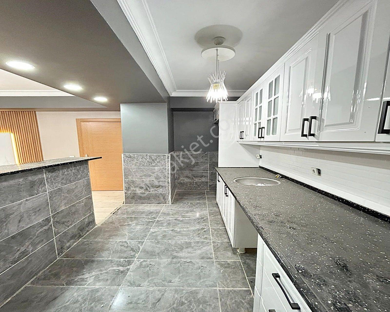 Otoparklı Güvenlikli Ebeveyn Banyolu Cadde Üzeri 3+1 Daire - Görsel 27
