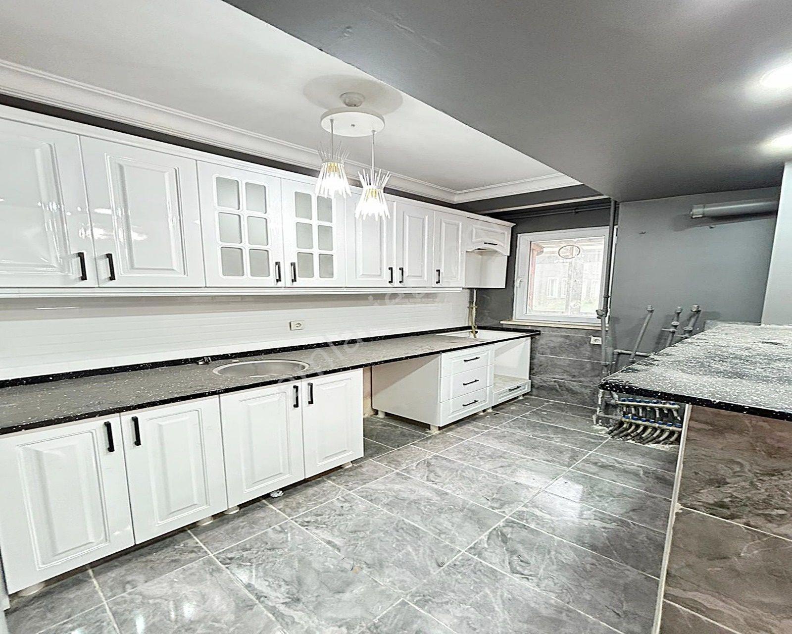 Otoparklı Güvenlikli Ebeveyn Banyolu Cadde Üzeri 3+1 Daire - Görsel 26