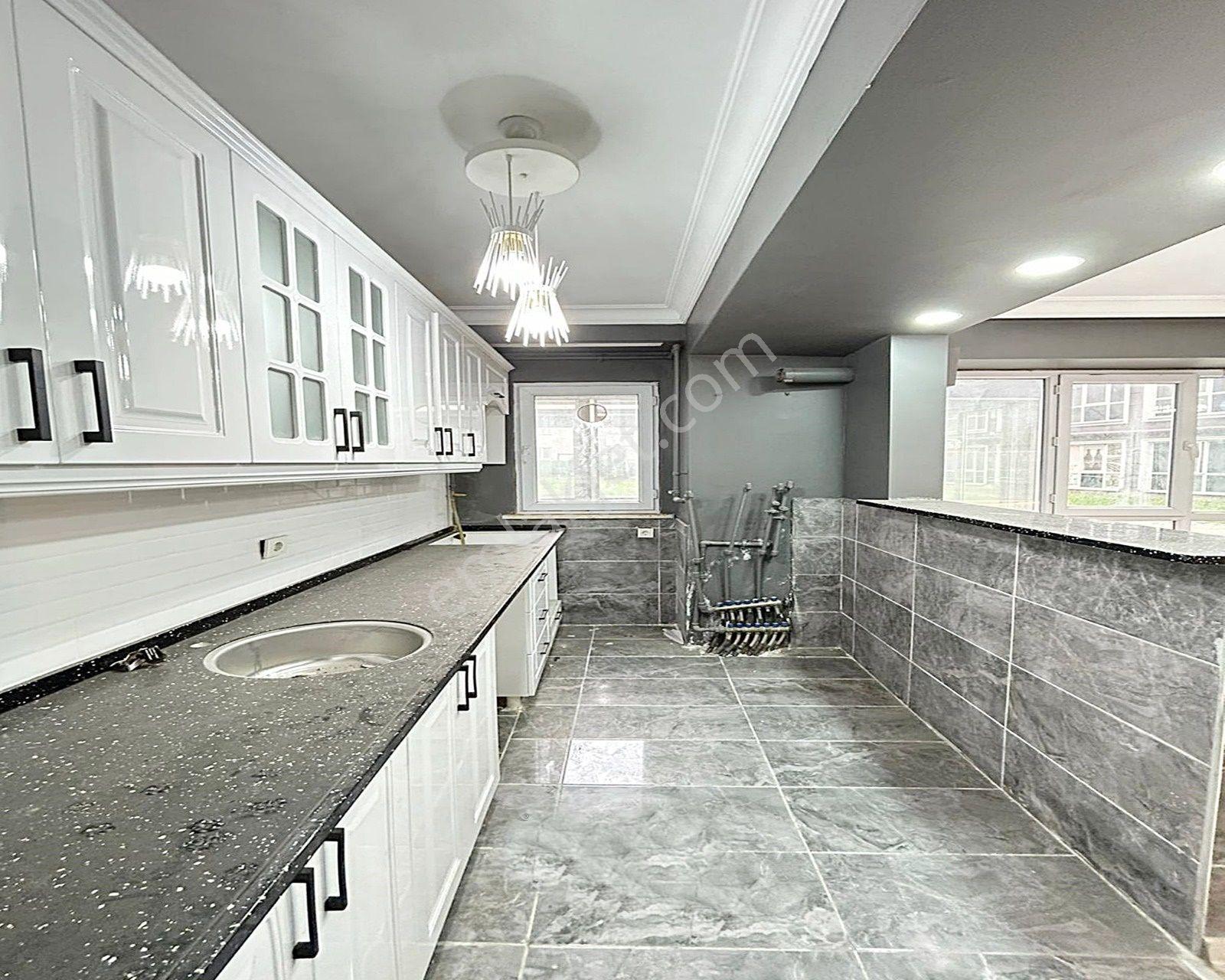 Otoparklı Güvenlikli Ebeveyn Banyolu Cadde Üzeri 3+1 Daire - Görsel 30