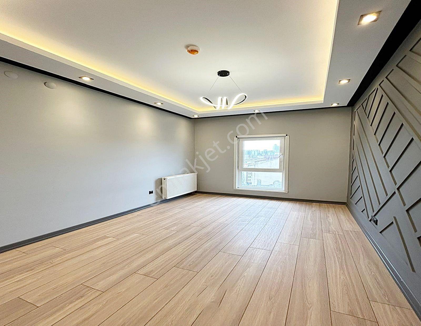 Ultra Lux Site İçinde Yüksek Kira Garantili Satılık 3+1 Balkonlu - Görsel 19