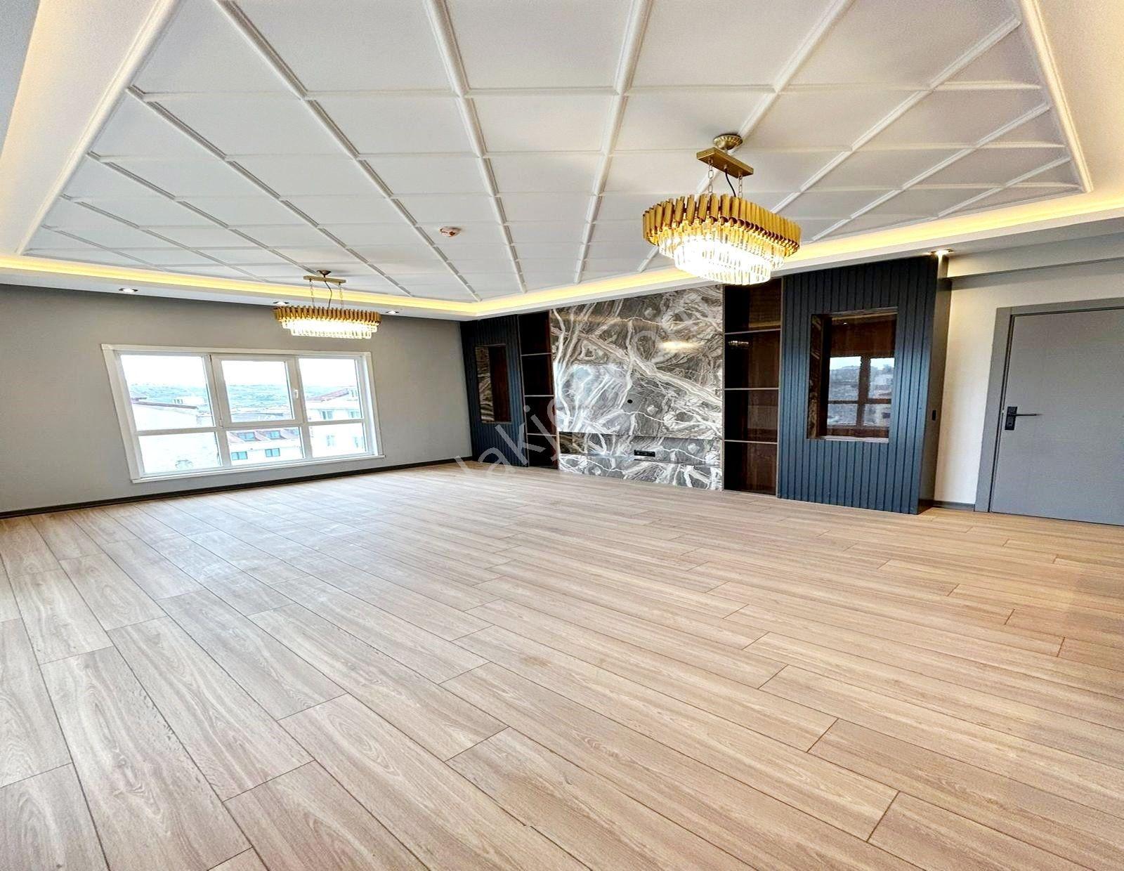 Ultra Lux Site İçinde Yüksek Kira Garantili Satılık 3+1 Balkonlu - Görsel 15