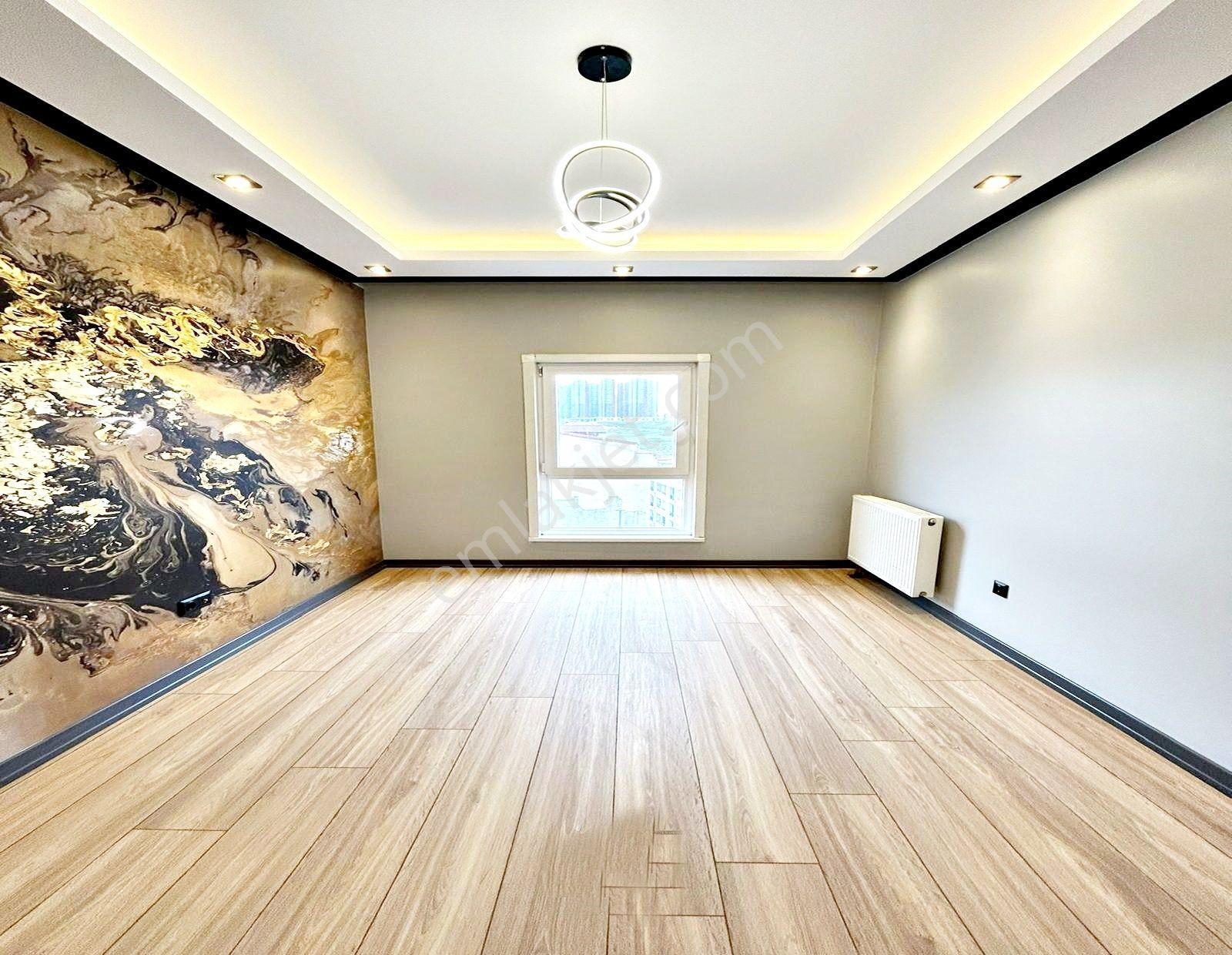 Ultra Lux Site İçinde Yüksek Kira Garantili Satılık 3+1 Balkonlu - Görsel 4