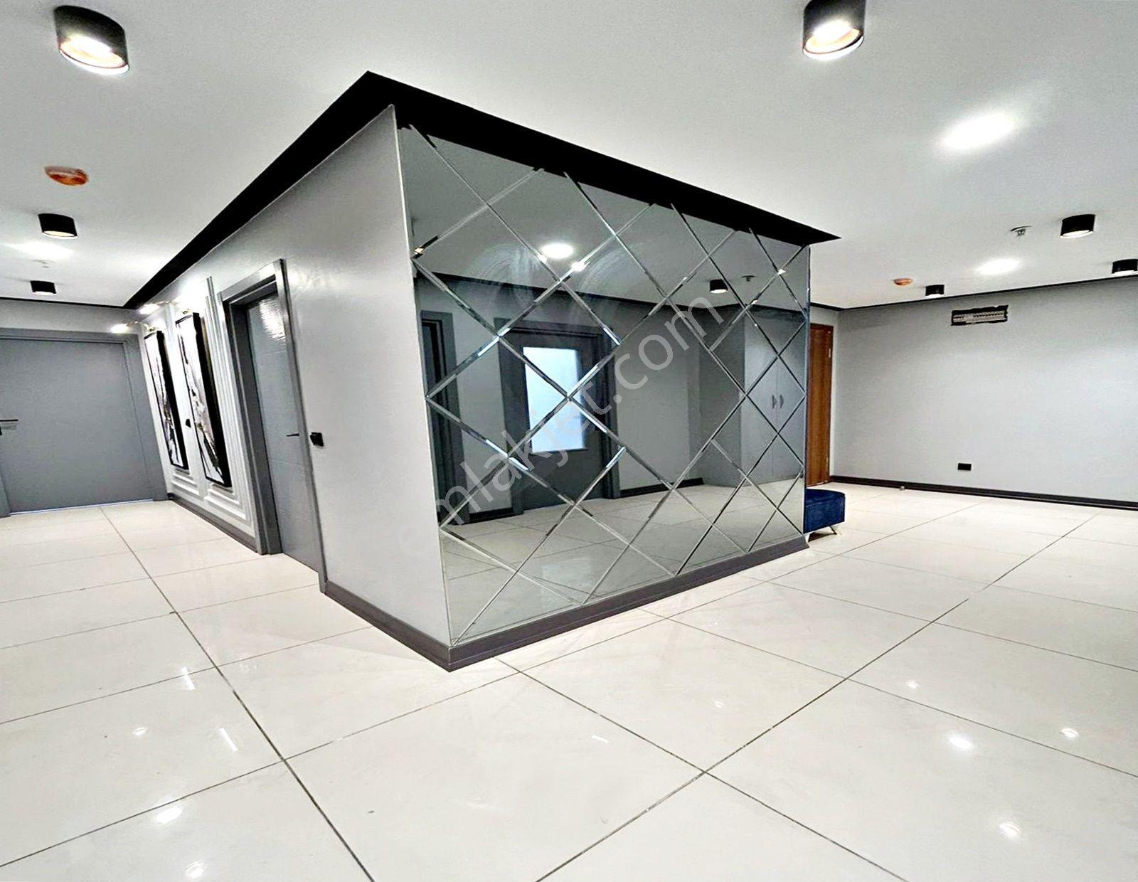 Ultra Lux Site İçinde Yüksek Kira Garantili Satılık 3+1 Balkonlu - Görsel 8