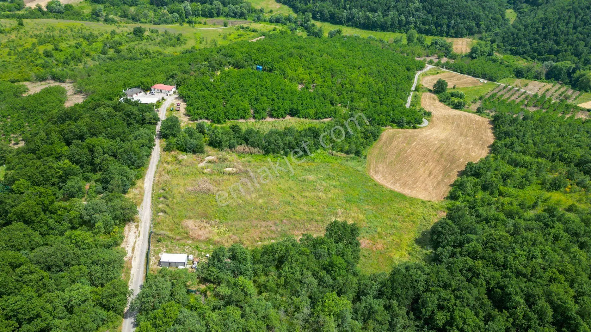 Uzmanlar'dan Akçat 7725 M2 Resmi Yola Cepheli Satılık Tarla - Görsel 4