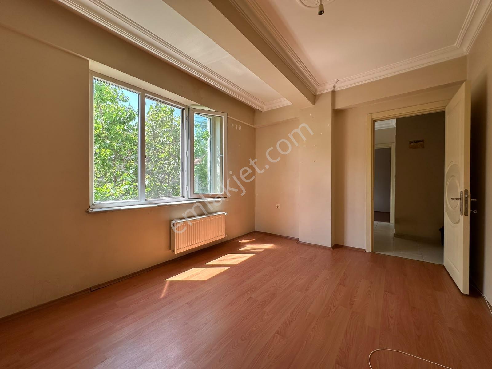 Anadolu Üni. Karşısında Geniş & Ferah Kiralık 1+1 Daire