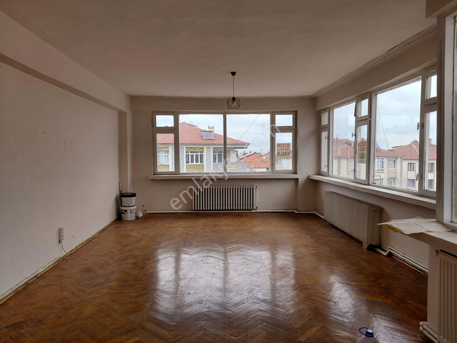 Şehrin Göbeğinde 3+1 Kiralık Daire - Görsel 3