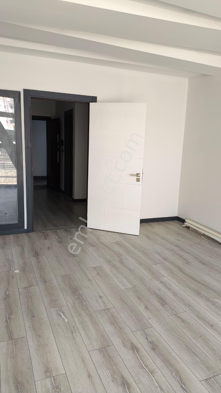 Şehir Merkezinde Kapalı Otoparlı 1 + 1 Kiralık Ofis - Görsel 9