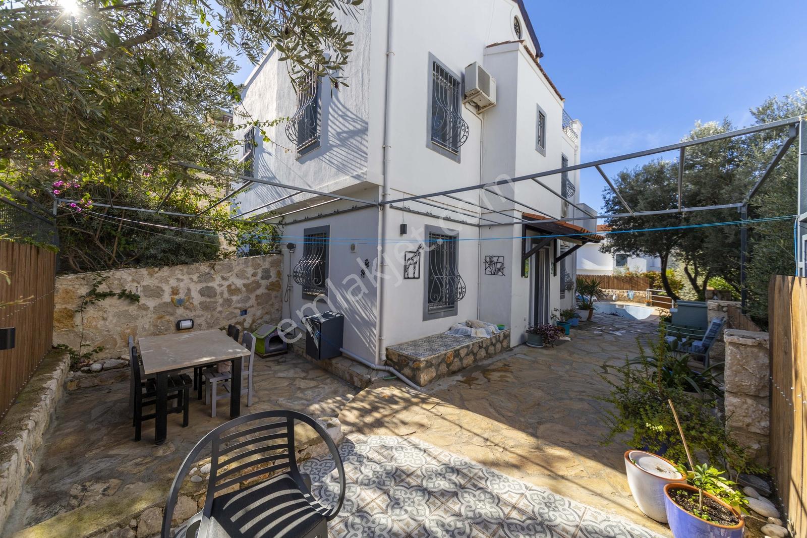 Kalkan'da 2+1 Özel Havuzlu Bahçeli Villa - Görsel 16