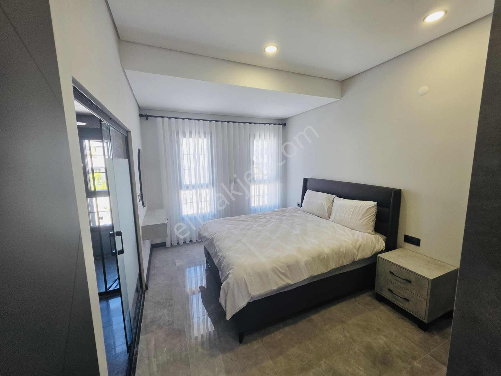Kuşadası Davutlar Havuzlu Sitede Satılık 3+1 Villalar - Görsel 11