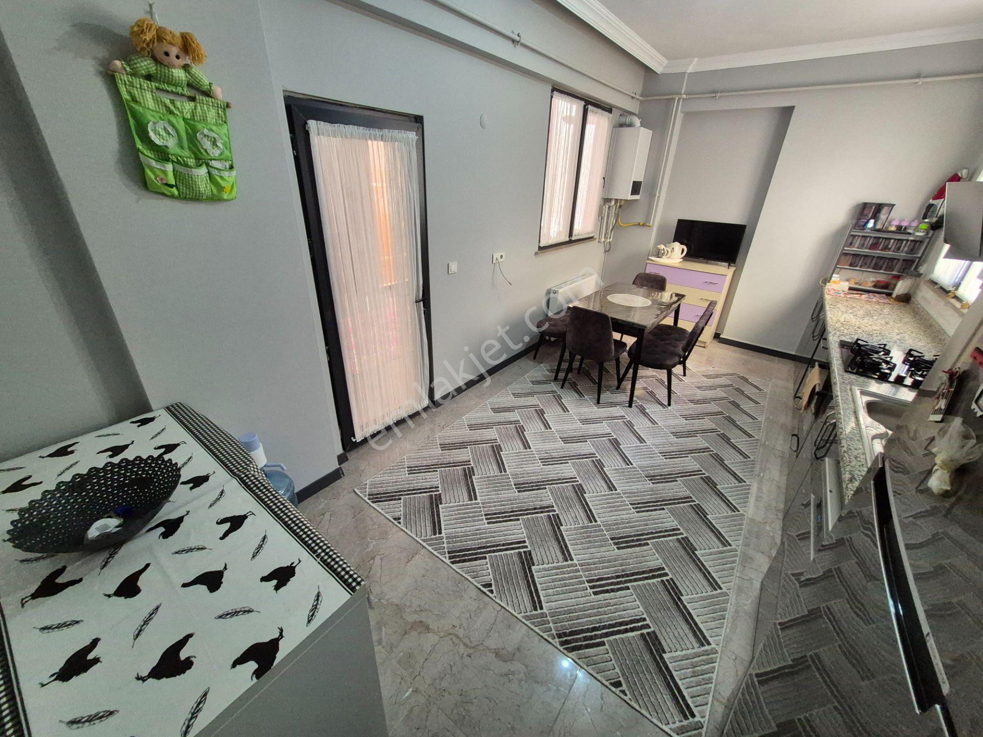 Akman'dan Gazicelalde Adliyeye Yakın Geniş 2+1 Daire