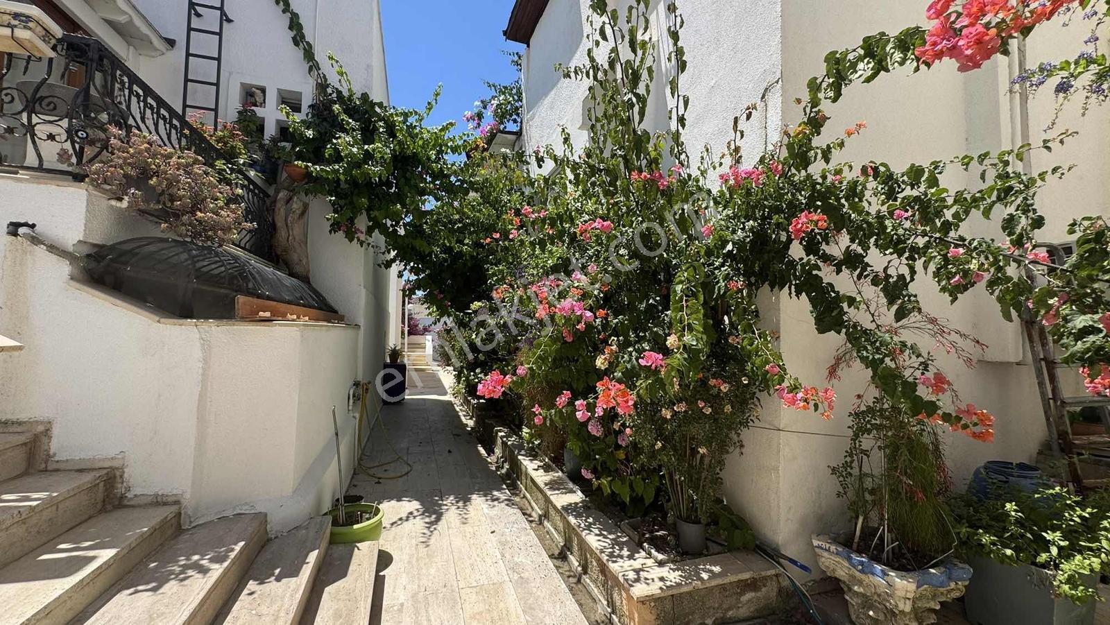 Bodrum Bağla Bankev Sitesin'de Deniz Manzaralı Bahçeli 2+1 - Görsel 21