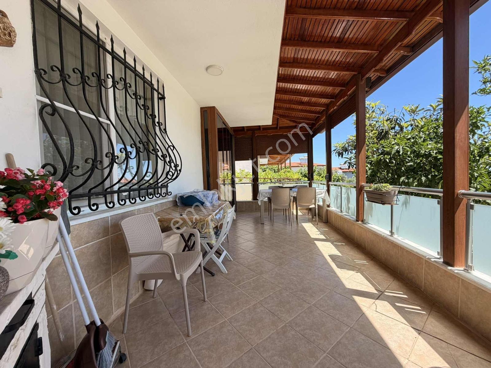 Onmax İskele'de Satılık 4+2 225 M2 Tripleks Doğalgazlı Villa - Görsel 6