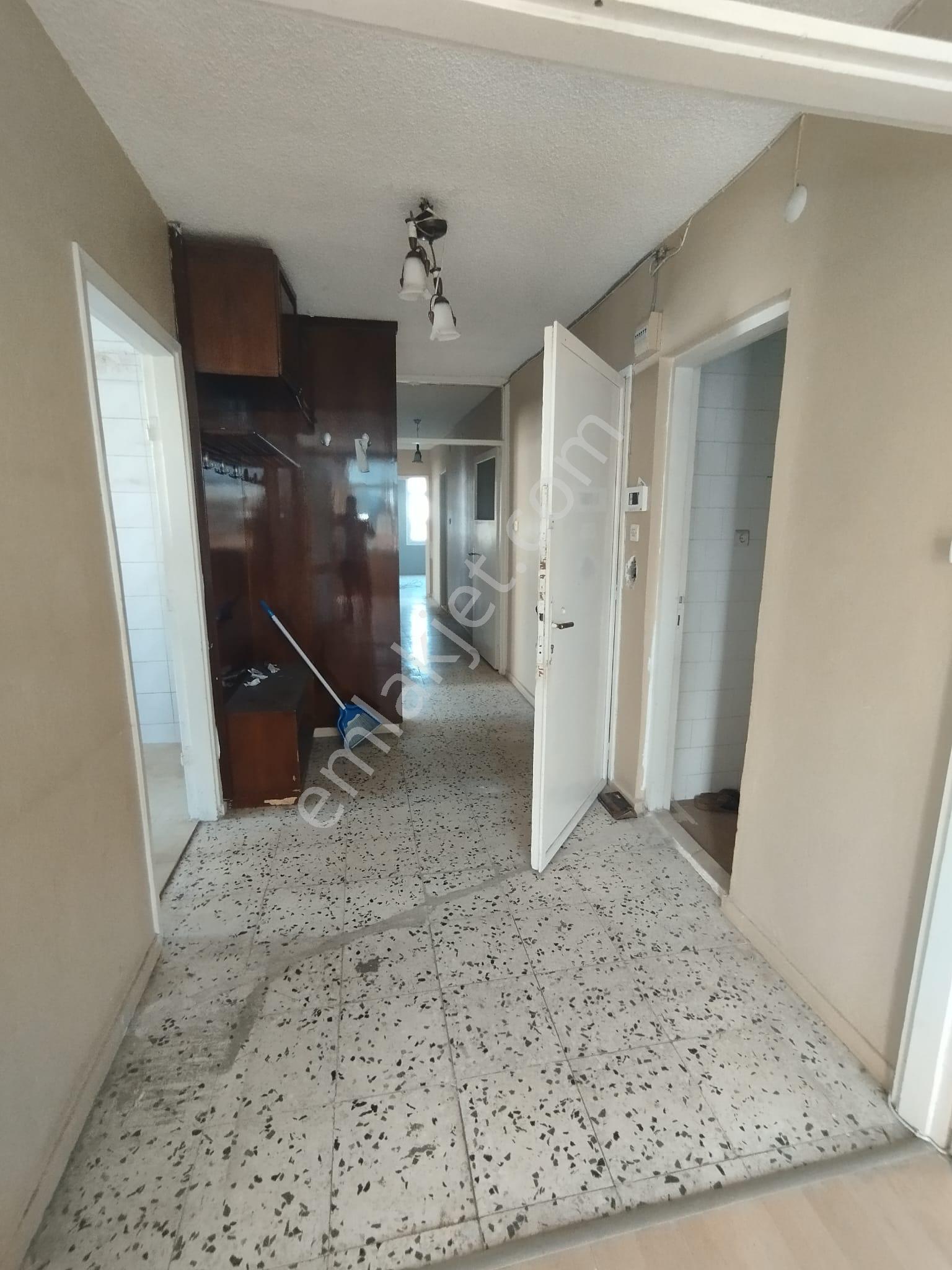 Kenan Evren Bulvarına Yakın Her Kat Tek Daire 3+1 Kapalı Mutfaklı Cazip - Görsel 14
