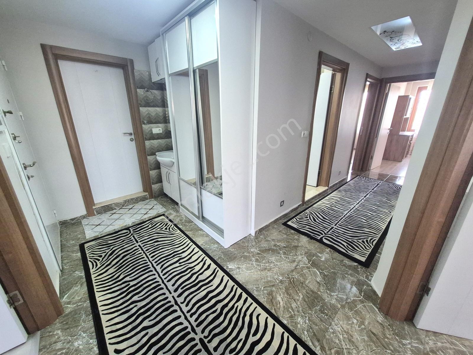 El/ya'dan Toygar Mah. Eşyalı Arakat Geniş 3+1 Park Manzaralı - Görsel 2
