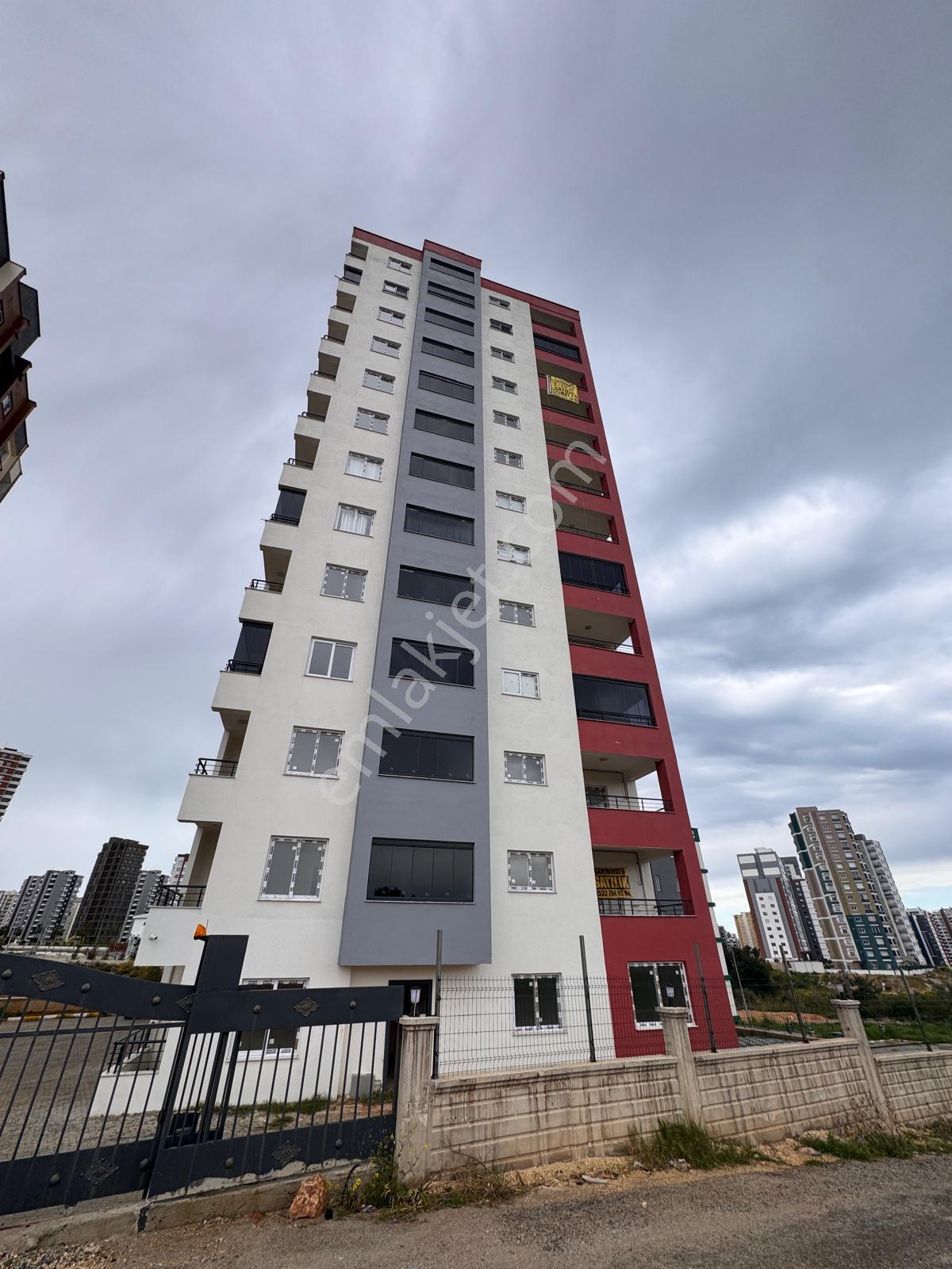 Akdeniz Mahallesi Yeni Bina Geniş 2+1 Deniz Manzaralı Ebeveyn Banyolu - Görsel 27