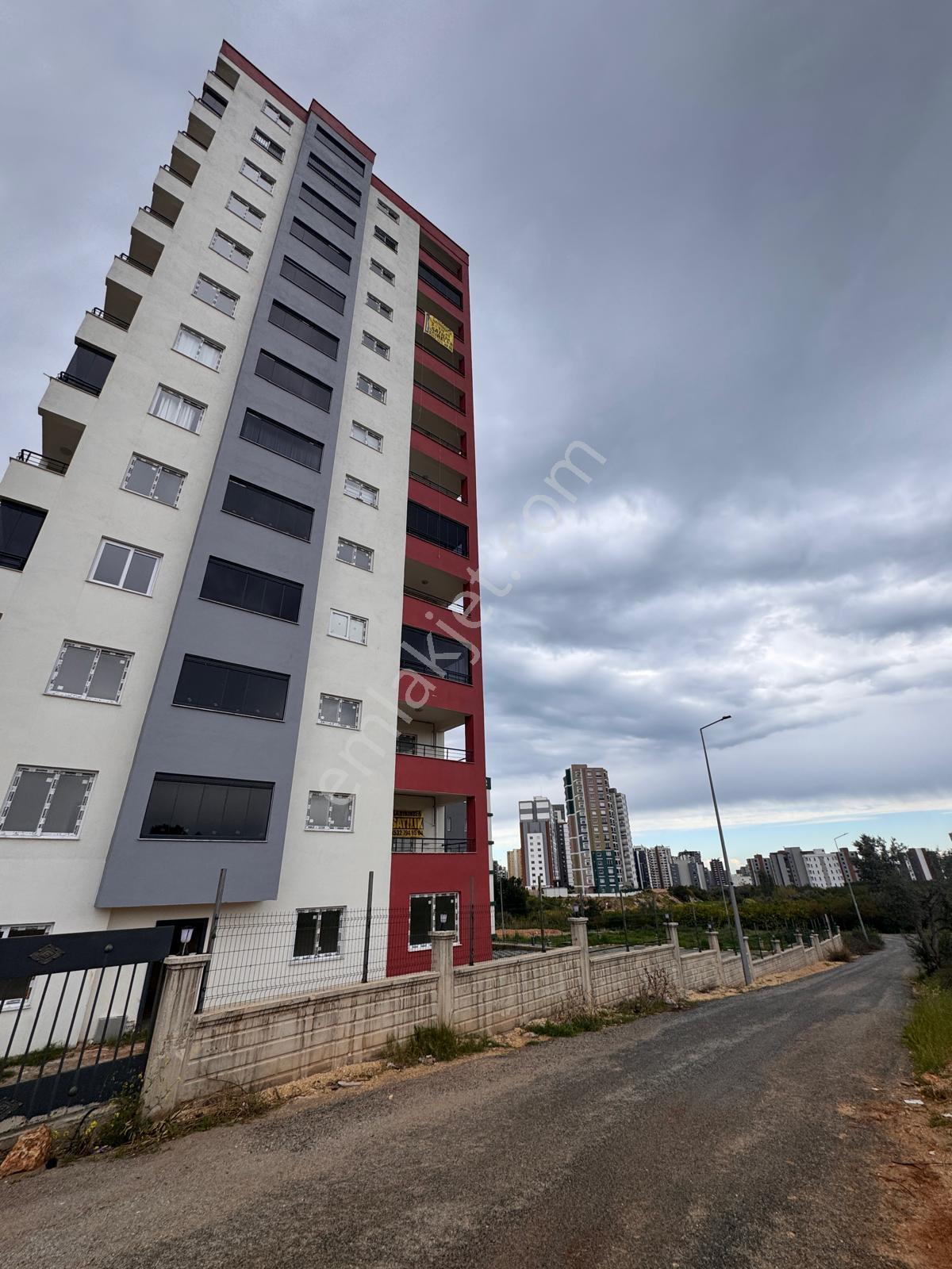 Akdeniz Mahallesi Yeni Bina Geniş 2+1 Deniz Manzaralı Ebeveyn Banyolu - Görsel 29