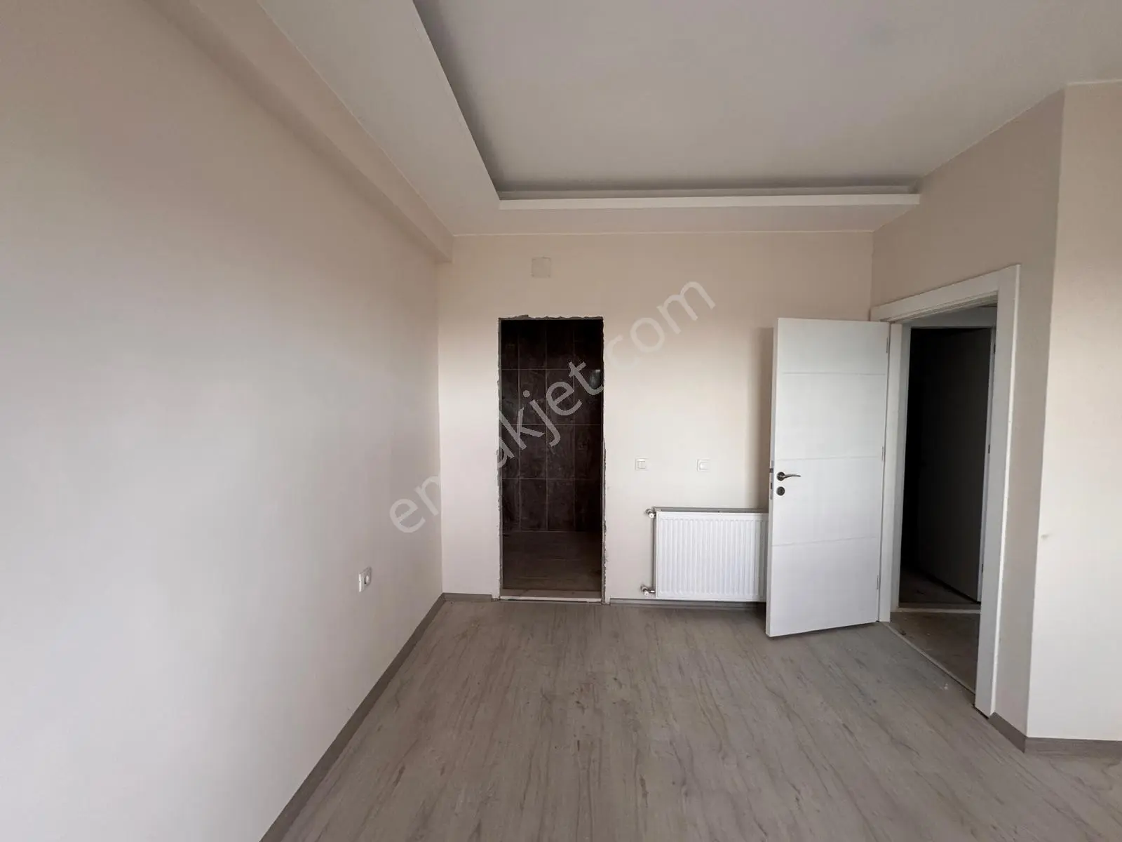 Akdeniz Mahallesi Yeni Bina Geniş 2+1 Deniz Manzaralı Ebeveyn Banyolu - Görsel 2