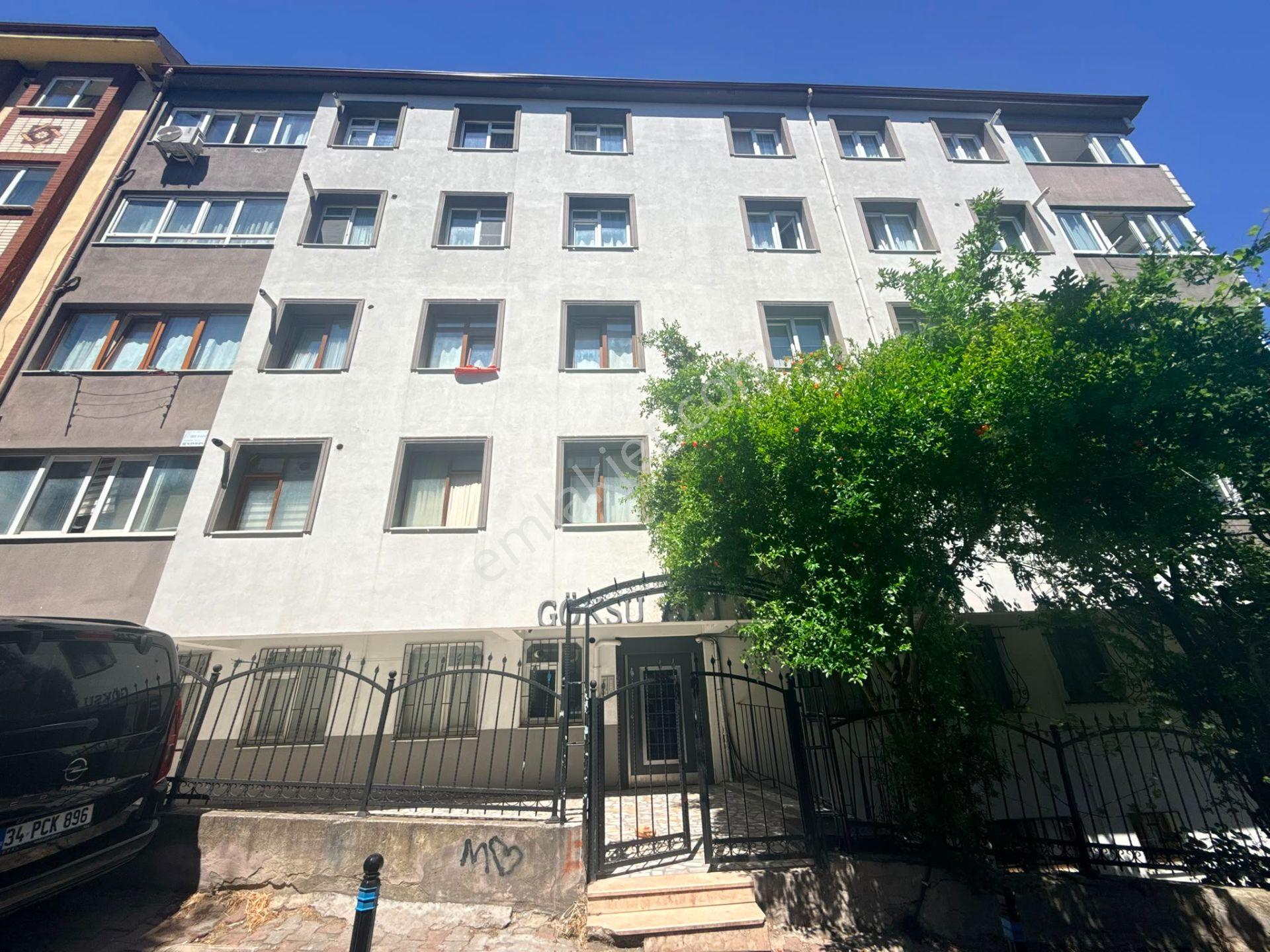 Ümraniye Esenevler 'de Merkezi Konumda Klimalı Kiralık 2+1 Daire