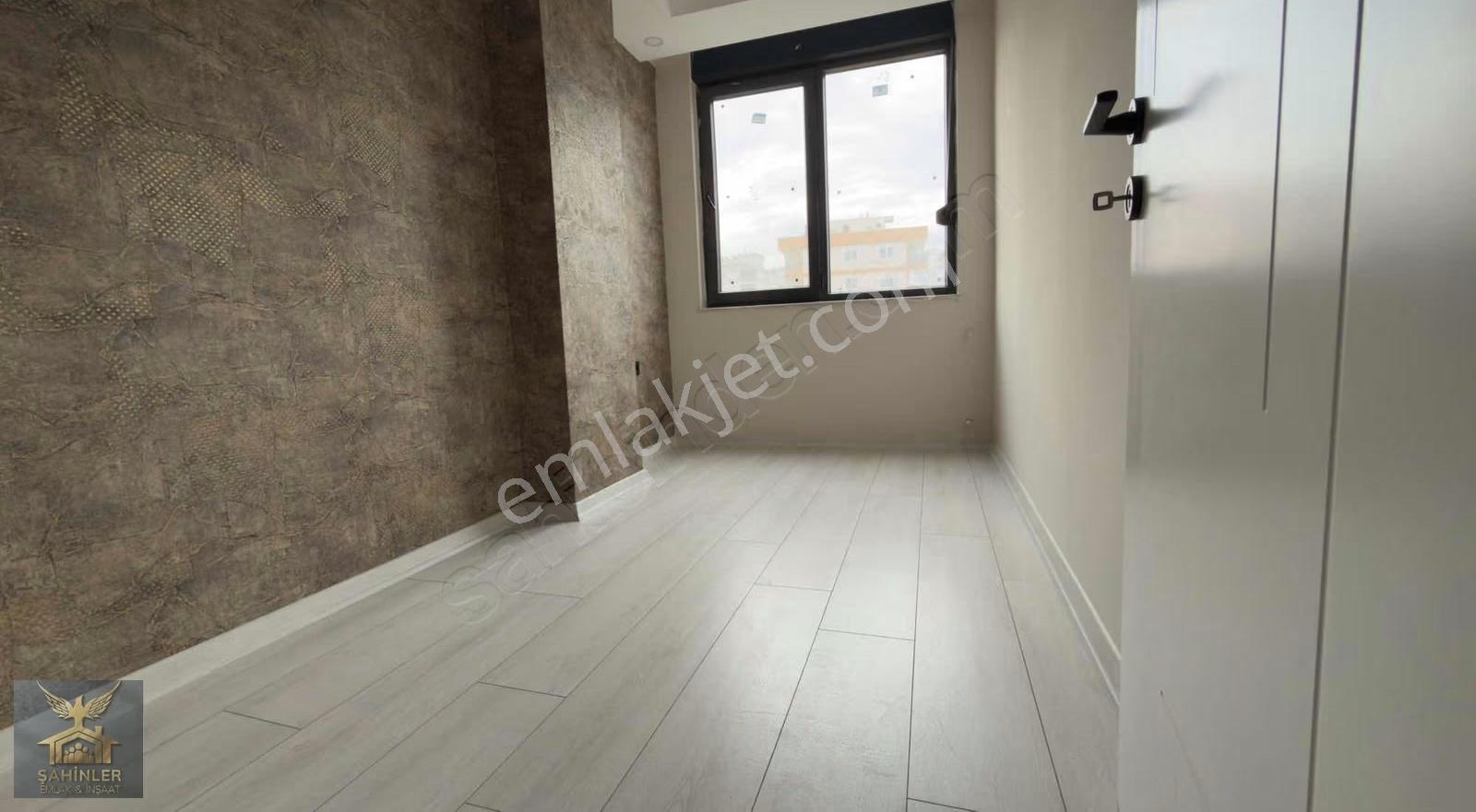 Havuzlu İskanlı Güvenlikli Cam Balkonlu 2+1 Katta Daire - Görsel 21