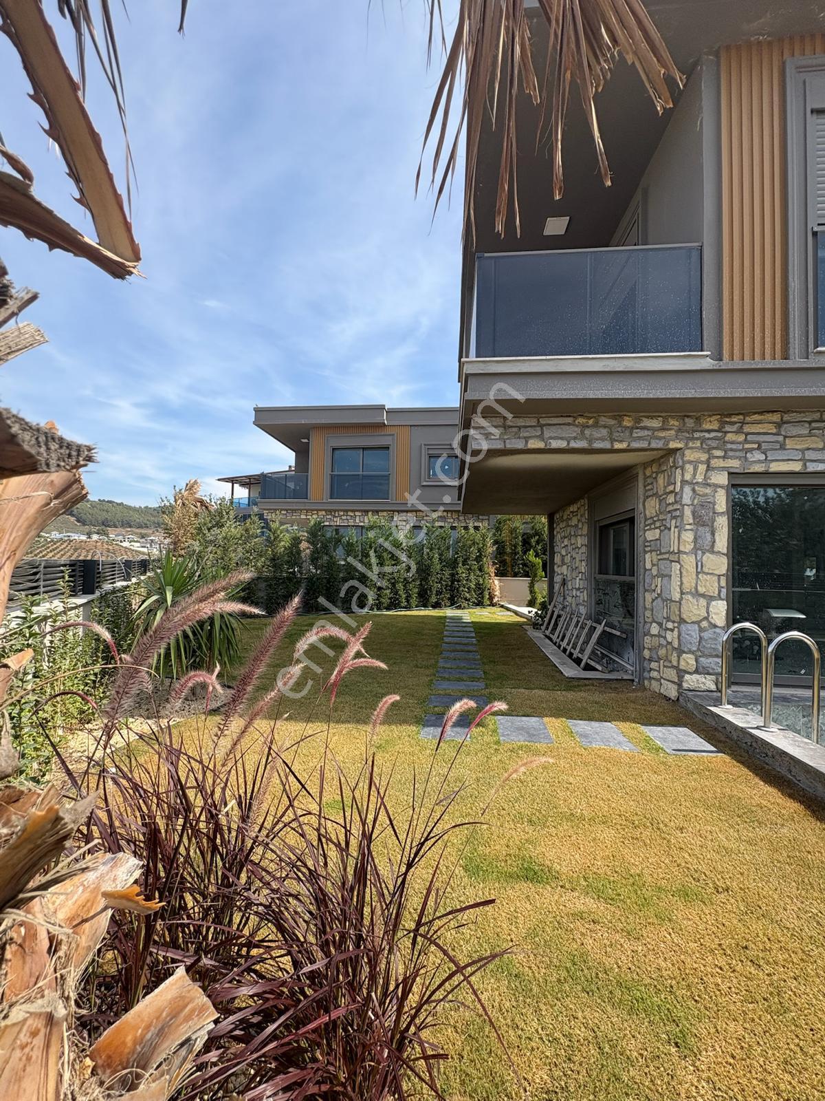 Yaylaköy'de Deniz Manzaralı Özel Havuzlu Sıfır Villa - Görsel 18