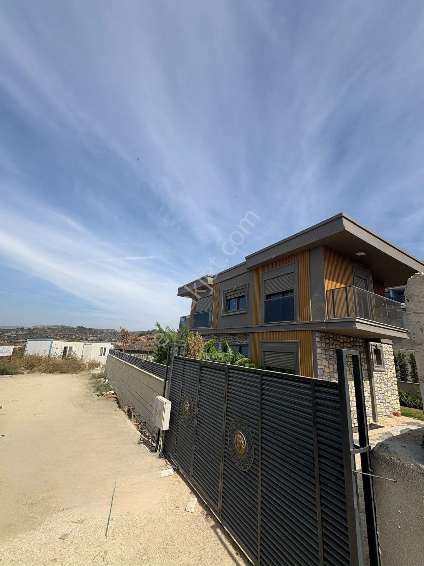 Yaylaköy'de Deniz Manzaralı Özel Havuzlu Sıfır Villa - Görsel 10